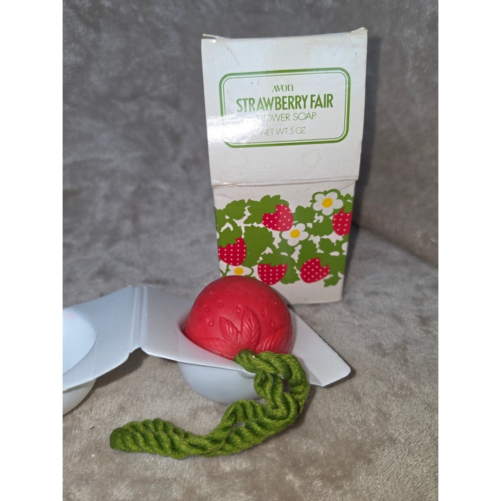 Vintage Avon Strawberry Fair Shower Soap on a Rope 5 oz Red Strawberry Shape Box
